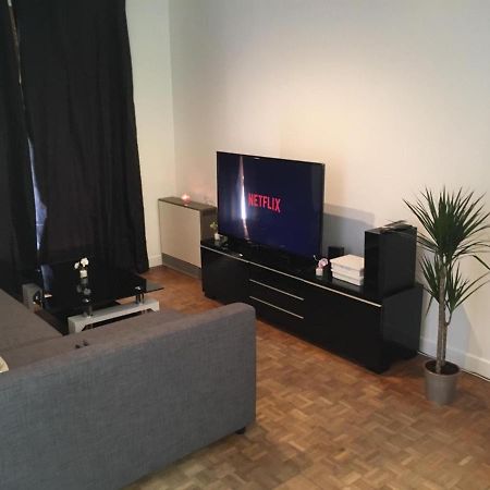 Private House Near Disneyland Монтеврен Екстериор снимка