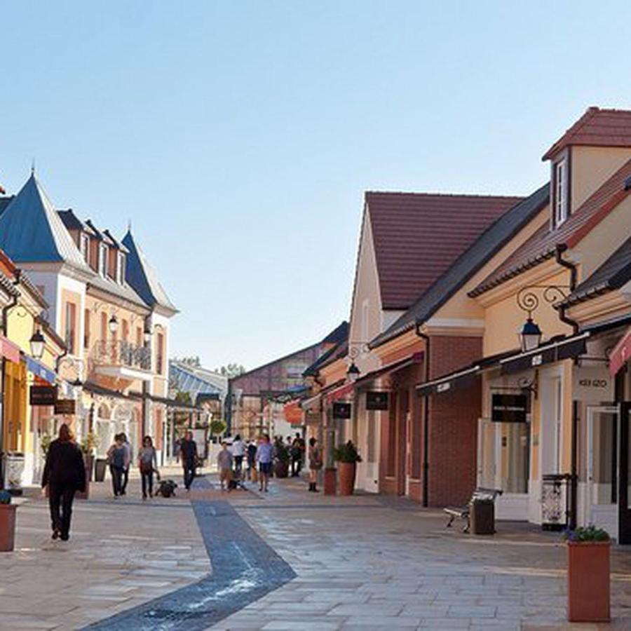 Private House Near Disneyland Монтеврен Екстериор снимка